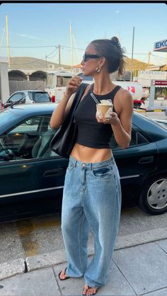 Check Outfit, Quoi Porter, European Summer Outfits, Outfit Check, Classy Fashion, Sport Chic, Fashion Mistakes, Midi Skirts, Mode Inspo