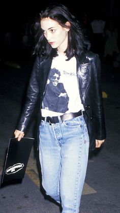 80s Fashion Casual Women, 80s Alternative Fashion, Winona Ryder Style, 1990s Fashion Trends, Nineties Fashion, 1990 Style, Fashion Guys, The 90s Fashion, 90s Punk