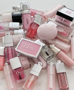 Profumo Victoria Secret, Dior Blush, Dior Aesthetic, Dior Girl, Dior Lip Glow, Makeup Tip, Makeup Bag Essentials, Smink Inspiration, Makeup Needs