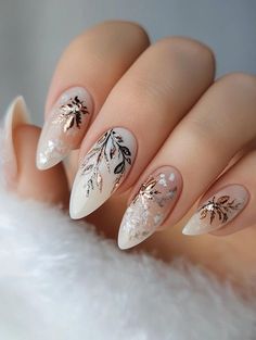 Winter Nails With Sweater Design, Winter Pearl Nails, Winter Nails Wedding, Winter Chic Nails, Winter Solstice Nails Art Designs, Nude Winter Nail Designs, Winter 2024 Nails Trends, Nails For Winter 2024