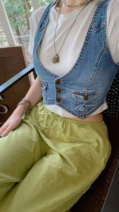 Denim Vest Styling, How To Style Denim Vest, Denim Vest Outfit Ideas, White Vest Outfits, Jeans Vest Outfit, Denim Vest Outfit Aesthetic, Green Linen Pants Outfit, Jean Vest Outfit, Green Vest Outfit