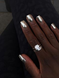 Black Pearl Nails, Black Nails With Chrome, Chrome Toes, Short Chrome Nails, Silver Gel Nails, Chrome Nails Silver, Chrome Nail Colors, Black Chrome Nails, Natural Nails Manicure