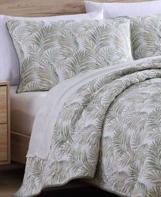 the comforter is made up and ready to be used in this bedding set