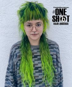 Orange Hair Makeup, Green And Red Hair, Dark Green Hair, I Like Your Hair, 2024 Aesthetic, Long Haircuts, Queer Fashion, Shot Hair Styles, Hair Reference