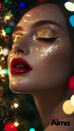 Cherries In The Snow, New Makeup Trends, Makeup Chinese, Christmas Makeup Ideas, Eye Meaning, Makeup Advertisement, Digital Advertising Design, Perfect Makeup Look, Makeup Mistakes