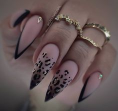 Tiger Nails, Nails Arts, Leopard Print Nails, Stiletto Nails Designs, Leopard Nails, White Nail, Bling Acrylic Nails, Pink Nail, Fancy Nails