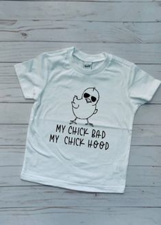 My chick bad, my chick hood...🐣😎 Design is printed in black on a bright coral, blue, pink, purple, gray, or white tee! Super soft and runs true to size! Check out our other sweet Easter listings as well!! Hipster Boys, Boys Easter Shirt, Hipster Boy, Hip Hop Kids, Funny Easter Shirt, Easter Shirts For Boys, Kids Easter Shirts, Hood Design, Easter Shirts