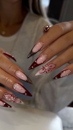 Fairycore Almond Nails, Vintage Almond Nails, Fall Long Almond Nails, Almondetto Nails Designs, Christmas Vibe Nails, December Nails Almond Shape, Valentine S Day Nail, Red And White Almond Nails, Almond Stiletto Nails Short