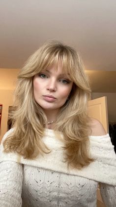 Long Soft Shag With Curtain Bangs, 70 Haircut Women, 70s Blonde Hairstyles, 60s Hair Fringe, Modern 70s Haircut, 1970s Curtain Bangs, 60s Hair Layers, 70s Hollywood Hair, Layered 70s Haircut