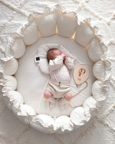 Nido junior Nest, baby lounger, playmate // ecru Baby Sleeping Basket, Baby Nest Pattern, Newborn Baby Bedding, Baby Nest Bed, Nest Bed, Boy Sewing, Newborn Mom, Baby Lounger, Baby Coat