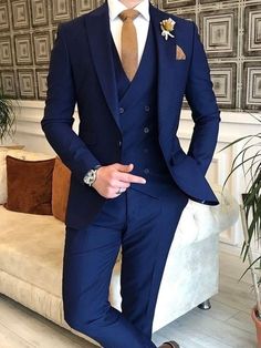 Groom And Groomsmen Attire Blue, Midnight Blue Tuxedo Wedding, Groomsmen Attire Blue, Blue Suit Groomsmen, Blue Wedding Suit Groom, King Magnifico, Navy Blue Suit Men, Navy Blue Suit Wedding, Midnight Blue Suit