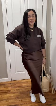 Modest Outfit Aesthetic Summer, Thanksgiving Outfit For Curvy Women, Relaxed Date Night Outfit, Elevated Casual Fall Outfit, Fall Sunday Outfit Church, Fall Fashion Black Women 2024, Winter Brunch Date Outfit, Midi Skirt Business Casual, Modest Fall Outfit Inspo Aesthetic