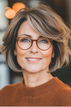 40 Year Old Women, Hairstyles With Glasses, Gorgeous Hairstyles, Hairstyles For Women Over 50, Chic Hairstyles