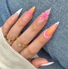 Pretty Gel Nails Summer, Pink Nail Designs Stiletto, Pink Sunset Nails, Summer Nails Ocean, Stiletto Pink Nails, Flower Design Nails, Nails Flower Design, Electric Nails, Nails Ocean