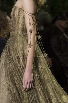 Golden Dress, Dior Haute Couture, Christian Dior Couture, Beauty Dress, Dior Couture, Zac Posen, Zuhair Murad, Mode Inspo