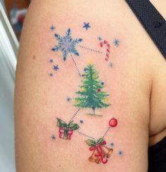 Christmas Snowflake Tattoo Winter Tiny Christmas Tattoo, Christmas Tree Tattoo Ideas, Holiday Tattoo Ideas, Christmas Tree Tattoo, Snowflake Tattoo