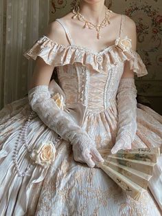 18th Century Dress Aesthetic, 1700s Dresses Royal, Victorian Dress Aesthetic, Victorian Dress Gown, Victorian Era Dresses, Era Victoria, Rococo Dress, 18th Century Dress, 1800s Fashion