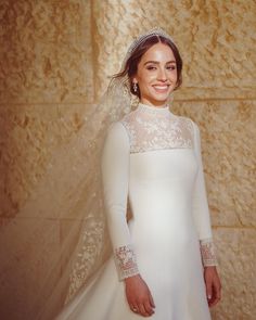 Princess Iman wore Dior gown with Chaumet Tiara at her wedding Princess Iman Of Jordan, Princess Iman, Dior Wedding Dresses, Christian Wedding Gowns, Dior Gown, Muslimah Wedding Dress, Muslimah Wedding, Bride Dress Simple, Royal Wedding Dress