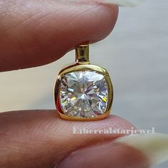 1.5 CT Diamond Pendant, Cushion Cut Moissanite Bezel Set Solitaire Pendant, Solid Gold Pendant, Gift for Women Charm Pendant, Unique Pendant ❥Use Occasion // Engagement, Wedding, Anniversary, Birthday, Gift ❥𝐌𝐚𝐢�𝐧 𝐒𝐭𝐨𝐧𝐞 𝐃𝐞𝐭𝐚𝐢𝐥𝐬:- ↣ Main Stone Material : (𝐌𝐨𝐢𝐬𝐬𝐚𝐧𝐢𝐭𝐞)       ↣ Stone Shape: 𝐂𝐮𝐬𝐡𝐢𝐨𝐧 𝐂𝐮𝐭 ↣ Main Stone Carat Weight : 𝟏.𝟓𝟎 𝐂𝐭 (𝐀𝐩𝐩𝐫𝐨𝐱.)   ↣ Main Stone Measurement : 𝟕 𝐦𝐦  ↣ Main Stone Color : 𝐖𝐡𝐢𝐭𝐞  ↣ All Stone Color: ↣ All Stone Clarit Cushion Cut Moissanite, Blood Diamond, Solitaire Pendant, Unique Pendant, Moissanite Diamonds, 14kt Gold, Cushion Cut, Gift For Women, Diamond Pendant