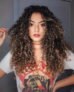 Ombre Curly Hair, Trendy We Fryzurach, Curly Hair Trends, Dyed Curly Hair, Highlights Curly Hair, Ombré Hair