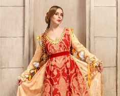 Red Italian Renaissance Dress 16th Century - Etsy Galadriel Dress, Elven Wedding Dress, Elven Dress, Elf Dress, Scarlett O'hara, Custom Made Suits, Medieval Dress, Dress 16, Women's Costumes