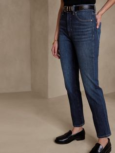 Our version of the classic cigarette jean, this vintage-inspired silhouette has a skinny fit from hip to knee, and a slim, straight leg that’s a little roomier than your favorite skinnies.  NEW! Made with our bi-stretch denim engineered with specia