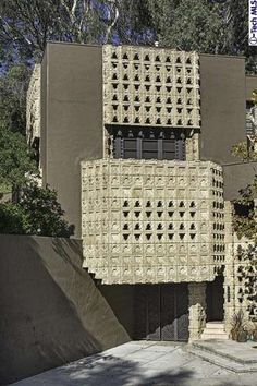 a house made out of blocks and bricks