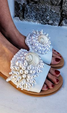 White Sandals Wedding, Sandals Bridal, Luxury Sandals, Sandals Luxury, Diy Sandals, Pearl Shoes, Sandals Wedding, Pearl Sandals, Crystal Sandals