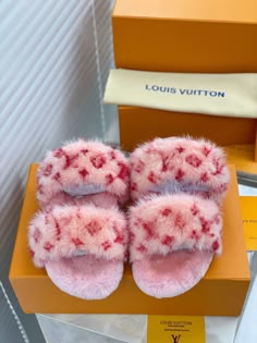 Pink Designer Slides, Trendy Non-slip Pink Slides, Pink Fluffy Casual Slippers, Ugg Fluff Yeah Slides Pink, Pink Fur Slides, Fluffy Shoes, Cute Slides, Crocs Boots, Brand Name Shoes