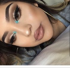 🌸⚡️follow me: @𝓬𝔂𝓫𝓮𝓻𝓰𝓱𝓮𝓽𝓽𝓽𝓸⚡️🌸 Machiaj Smokey Eyes, College Makeup, Neutral Eye Makeup, Beauty Make-up, Makeup Eyes, Eyes Makeup