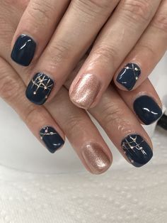 Navy Blue With Rose Gold Nails, Navy And Gold Nails Wedding, Navy Blue And Rose Gold Nail Designs, Navy Rose Gold Nails, Dark Blue And Rose Gold Nails, Navy Blue New Years Nails, Blue And Copper Nails, Blue And Rose Gold Nails, Navy And Gold Gel Nails