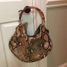 Gucci Snake Skin Handbag!! Bottom Price!!! Bag Big Enough For Anything And Stylish For Any Occasion. It Is Just So Gorgeous And It's Beauty Defiantly Stands Out!! Please See The Stains Inside The Bag As Shown In The Picture In A Very Good Condition!Trading Value 1100 Gucci Snake, Snake Skin Handbag, Snake Skin Bag, Bags Gucci, Gucci Bags, Snake Skin, Gucci Bag, Bag Lady, Gucci