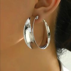 Brand New Women's Chunky Hammered White Gold Hoop Earrings Genuine 14k White Gold Plated Sterling Silver 2" Tall .8" Thick Comfortable & Lightweight Retail Price $300 Buy With Confidence From A Trusted Seller With A 99%+ Feedback Rating! A0104 (Id-987-) Silver Thick Hoop Earrings, Thick Silver Hoops, Round Metal Hoop Earrings With Plating, Metal Round Hoop Earrings With Plating, Metal Hoop Earrings With Plating, Party-ready Tarnish-resistant Round Hoop Earrings, Anniversary Hoop Earrings With Shiny Finish, Sterling Silver Plated Hoop Earrings, Everyday Round Hoop Earrings With Plating