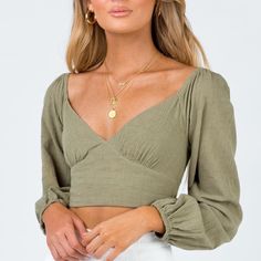 Brand New Olive Green Crop Top Long Sleeve Elastic Cuff V Neck Sweetheart Neckline Corset Lace Up Back 100% Cotton Women’s Sizes Au 14 - Us 10 Long Crop Top, Looks Chic, Buy Now Pay Later, Classy Women, Mode Inspiration, Long Blouse, Edgy Fashion, Corset Top, Princess Polly