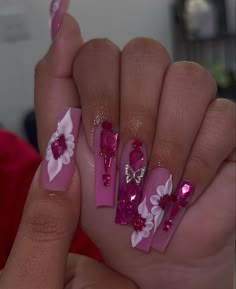 Fushia Nail Ideas, Nails Art Simple, Nail Art 2022, Design Nails Art, Pink Bling Nails, Nail Art Aesthetic, Nail Art Trendy, Nail Art 2023, Nail Art For Short Nails