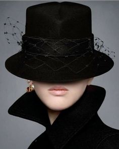 Dior Fall 2020, Dior 2020, Stylish Womens Hats, Juergen Teller, Occasion Hats, Mario Sorrenti, Metal Magazine