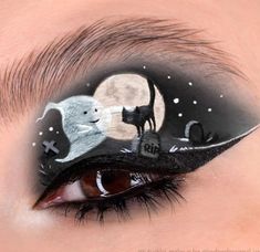 Eye makeup/ eye shadow looks/ Halloween makeup/black Emo Scene Makeup, October Makeup, Crazy Eye Makeup, Scene Makeup, Mini Altar, Halloween Eyes