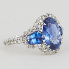 3 Most Expensive Jewelry, Sapphire Side Stones, Rings Sapphire, High Jewellery, Sapphire And Diamond Ring, Expensive Jewelry, Beautiful Engagement Rings, Shiny Things, Unique Ring