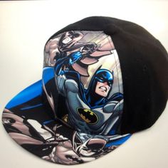 Cool And Unique Batman Hat With Comic Book Design And Adjustable Snapback Fun Black Hat With Flat Brim, Fun Black Flat Brim Hat, Casual Black Brimmed Fitted Hat, Fun Black Snapback Hat With Flat Brim, Black Brimmed Fitted Hat, Black Casual Brimmed Fitted Hat, Black Fun Snapback Hat With Curved Brim, Themed Black Snapback Hat, Adjustable Themed Black Hat