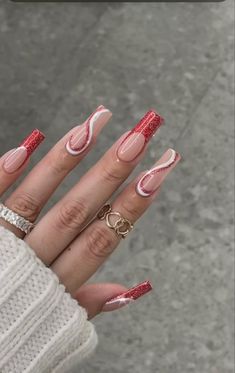 Christmas Nail Ideas Acrylic, Red Christmas Nails Acrylic, Short Christmas Nails Simple, Christmas Nail Trends, Christmas Nail Ideas, Ombre Nail, Edgy Nails, Simple Acrylic Nails, French Acrylic Nails