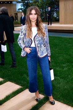 At Chanel Haute Couture. Mira Duma, 2016 Couture, Miroslava Duma, Estilo Denim, Mode Jeans, Chanel Spring, Cropped Flare Jeans, Cropped Flares, Mode Hijab