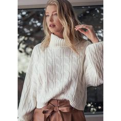 Sweater Crop Top Outfit, White Turtleneck Sweater, Chunky Cable Knit Sweater, White Turtleneck, Crop Top Outfits, Lovely Clothes, Crop Top Sweater, Dream Clothes, Fall Looks