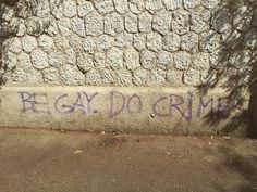 graffiti written on the side of a wall that says beggy do crimes