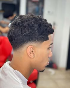 Low Fade Curly Hair, Taper Fade Short Hair, Fade Haircut Styles, Low Taper