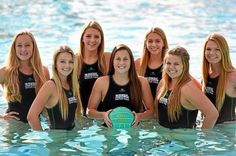 the women's water polo team is posing for a photo