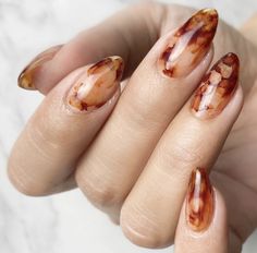 Carmel Nail Design, Amber Nail, Marble Nails Fall Colors, Orange And White Marble Nails, Orange And Brown Marble Nails, Orange Marble Nail Designs, Autumn Marble Nails, Amber Nails Design