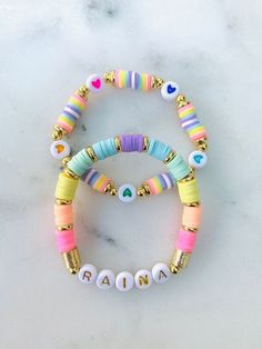 Make Clay Beads, Bracelet Name, Clay Bead Necklace, Beaded Braclets, Name Bracelets, Homemade Bracelets, Bracelet Rainbow, Preppy Jewelry