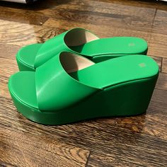 Green Platform Sandals! New With Tags. Could Fit Size 8/8.5 Green Platform Sandals, Platform Dress Shoes, Tan Platform Sandals, White Platform Shoes, Oxford Platform Shoes, Green Platform, White Platform Sandals, Platform Combat Boots, Shein Shoes