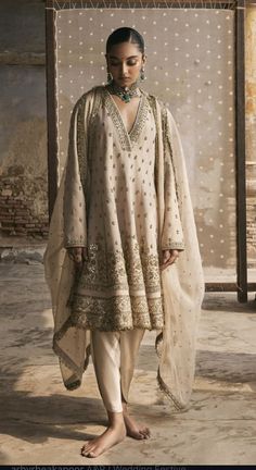 Indian Formals, Sonali Bendre, Special Outfits, Asian Bridal Dresses, Pakistan Fashion, Suits Design, Pakistani Dress, Asian Bridal, Bridal Lehenga Choli