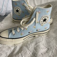 Daisy Embroidered, Never Worn. Bought In England! Blue Converse Aesthetic, Joelle Core, Light Blue Converse, Aesthetic Converse, Cute Converse Shoes, Converse Aesthetic, Lgbtq Quotes, Cute Converse, All Star Converse